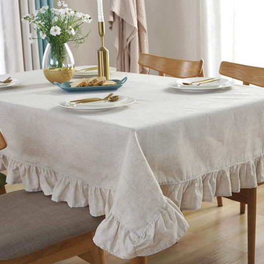 %100 ham pamuklu keten kumaştan üretilmiş fırfırlı masa örtüsü, vintage tarzıyla mutfak ve salon dekorasyonuna şıklık katar. 160x220 cm ölçüsüyle büyük masalar için uygundur.